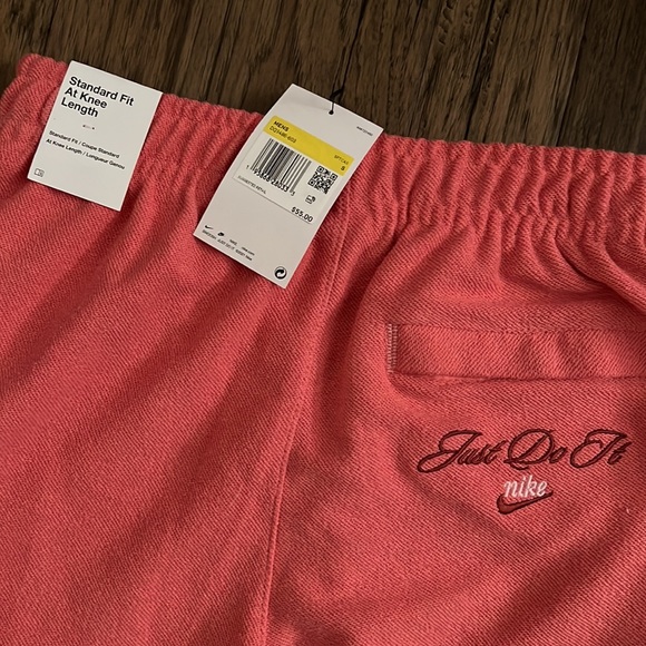 Nike Sportswear Club Short French Terry - Picture 9 of 14